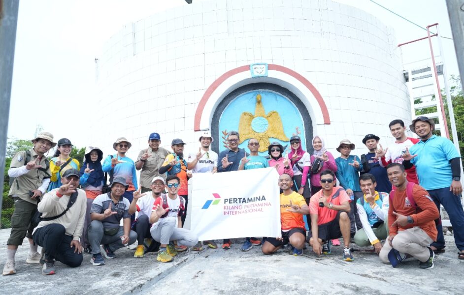 Habiskan Libur Panjang Makin Bermakna, GM Kilang Cilacap Napak Tilas Menara Suar Nusakambangan Berusia 1 Abad&nbsp;Lebih