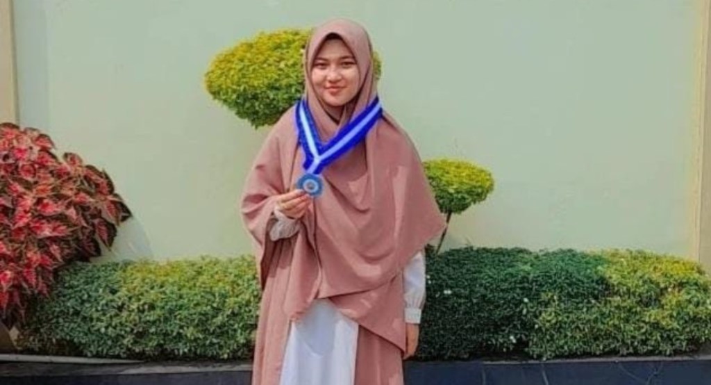 Menghafal Al-Qur’an Mengantarkan Rayhana ke Puncak Prestasi dan Beasiswa Tahfizh 30 Juz di&nbsp;UMP