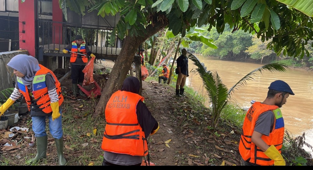 inDrive Luncurkan Proyek Pembersihan Sungai di Pekayon&nbsp;Bekasi
