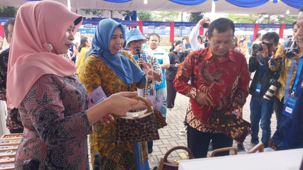 UMKM  Antusias Hadirkan Produk Unggulan di Ajang Karya Kreatif Serayu&nbsp;2024