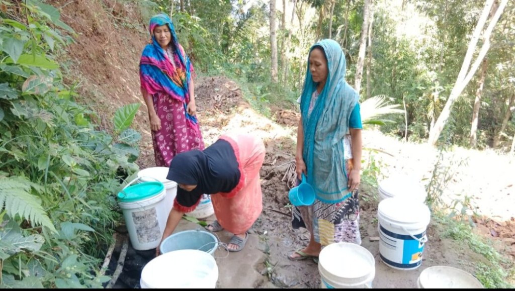 Tiga Sumber Mata Air Mengering Akibat Musim Kemarau, Warga Desa Kalitapen Krisis Air&nbsp;Bersih