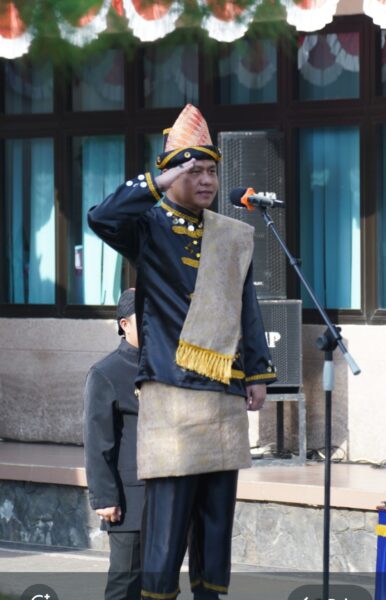 UMP Gelar Upacara Kemerdekaan ke-79 RI, Diikuti Mahasiswa Internasional dengan Pakaian&nbsp;Adat