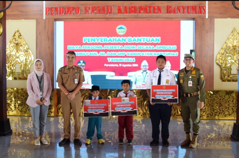 Ribuan Siswa Banyumas Terima Bantuan&nbsp;Pendidikan