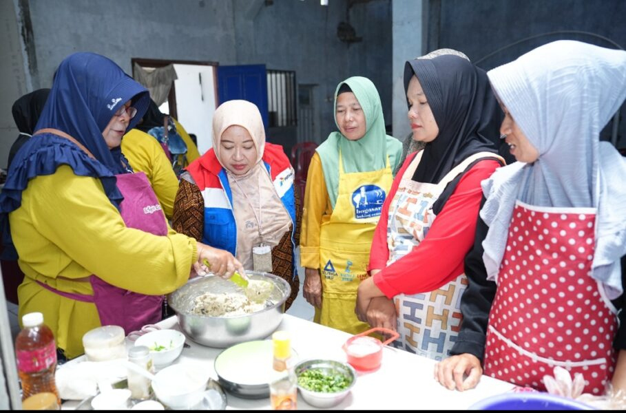 Respon Stunting di Kutawaru, Kilang Pertamina Cilacap Gelar Pelatihan Olahan Tambak untuk PMT&nbsp;Balita